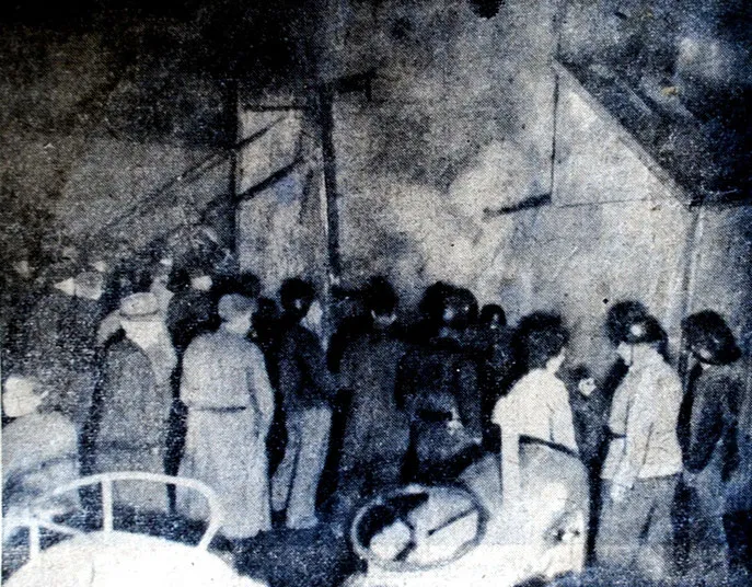 Schlepper beleuchten den Unglücksort