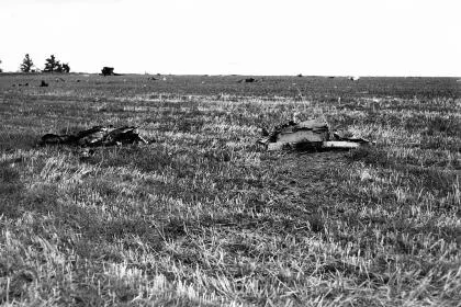 Trümmerteile auf dem Feld. (Quelle: Bundeswehr/GenFlSichhBw)