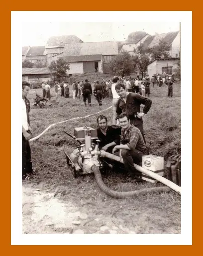 Bildtafel aus der Chronik: 1971