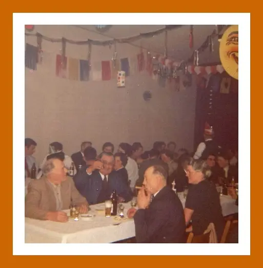 Bildtafel aus der Chronik: 1971